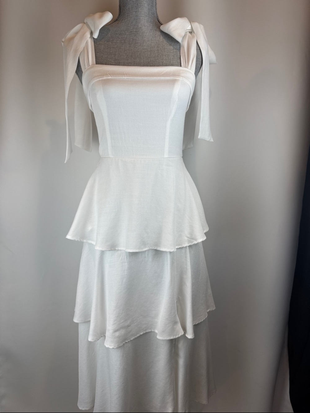 Elegant White Tiered Tie-Shoulder Dress “NWT”S-small